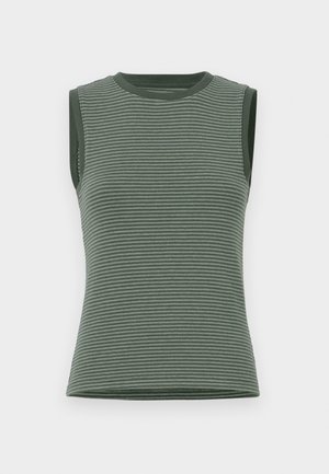 Bezrukávový top v tlmenej zelenej farbe, s horizontálnymi pruhmi, rebrovanou textúrou a okrúhlym výstrihom s kontrastnými lemami na priehlavkoch.