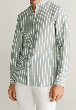 Groene en witte gestreepte blouse met lange mouwen, een bandkraag, knopen aan de voorkant en contrasterende strepen bij de manchetten. Casual linnenmix stof.