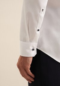 Seidensticker SLIM - Camicia elegante - white