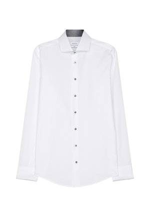 Chemise habillée pour hommes à manches longues blanches avec col à pointes étalées et boutons visibles sur le devant, posée à plat sur un fond blanc.