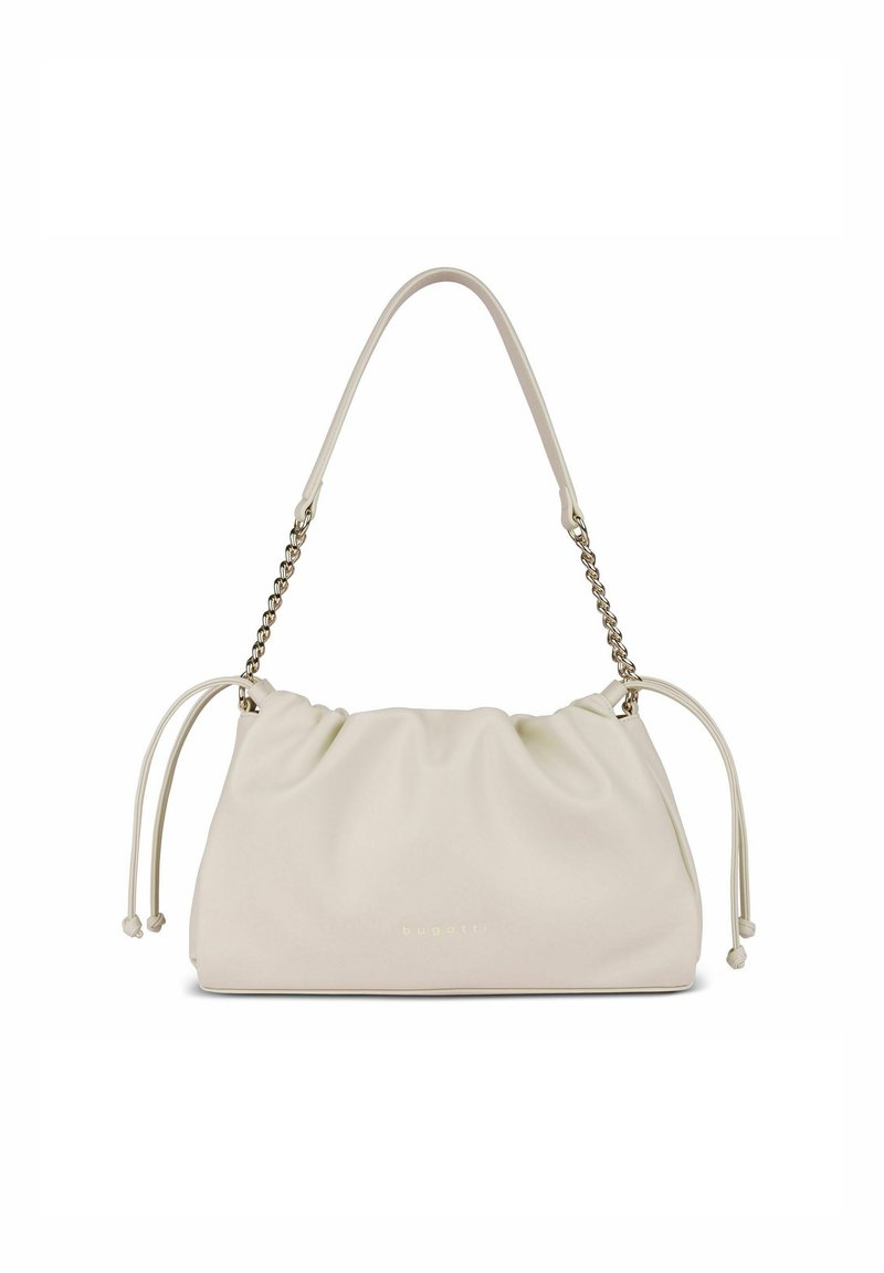 Bolso de mano de cuero suave color crema con parte superior fruncida, cadena dorada y correa de cuero, cuerdecitas laterales y pequeño logotipo "bugatti" en la parte frontal.