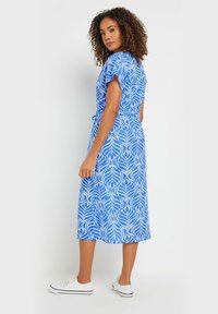 M&Co LEAF PRINT TIE WAIST - Abito a camicia - blue