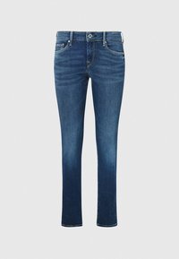 Jeans ajustados de mezclilla azul oscuro, con una cintura de altura media, estilo de cinco bolsillos y un ligero desgaste en la parte delantera y trasera.