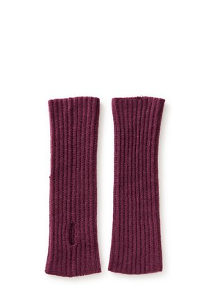 Manchons en tricot bordeaux avec une texture côtelée, dotés d'une ouverture pour le pouce et d'un design doux et extensible.