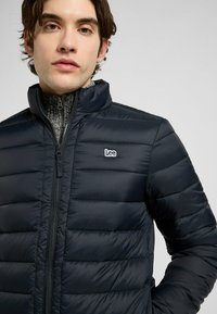 Lee PUFFER - REGULAR FIT - Talvitakki - black