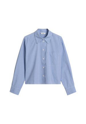 Jasnoniebieska, koszula z długim rękawem i kołnierzykiem, zapinana na guziki, z małą kieszonką na piersi i subtelnym wzorem w kratę. Wykonana z tkaniny o wyraźnej fakturze.