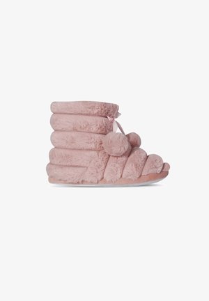 Roze pluche slippers met een gestapeld ontwerp, voorzien van zacht materiaal, een schattig pompon-detail en een lintaccent aan de zijkant.