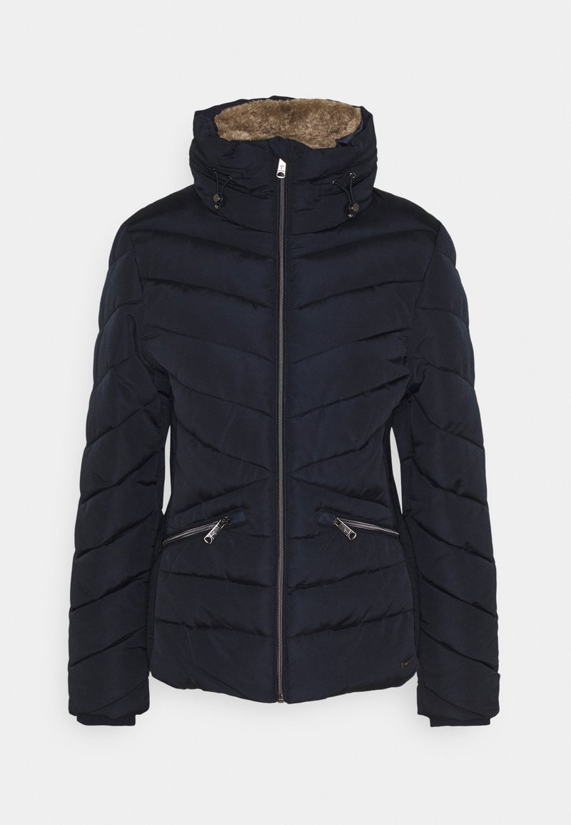 Chaqueta acolchada azul marino con cremallera frontal, dos bolsillos con cremallera, cuello alto con forro de piel sintética marrón y cordones ajustables.