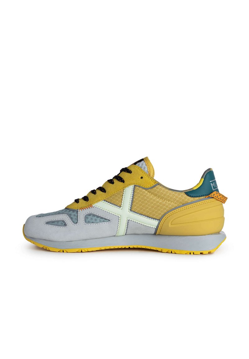 MUNICH MASSANA  - Zapatillas de entrenamiento - mostaza
