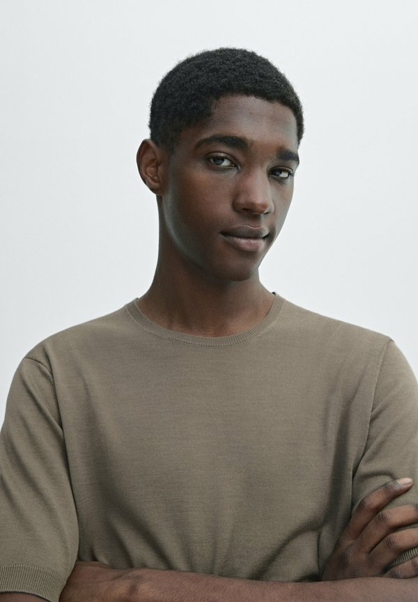 Basic T-shirt - khaki2