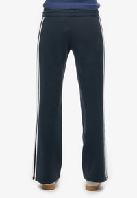 Superdry & Co  ESSENTIALS  niebieski