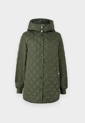 Veste matelassée verte avec capuche, comportant des boutons-pression, des poignets élastiques et des poches latérales. Le matériau semble lisse avec un motif texturé.