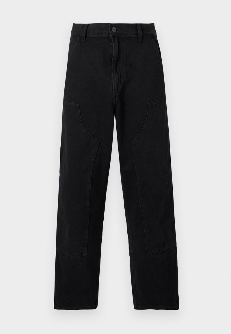 Pantalon noir droit avec poches plaquées à l’avant, passants pour ceinture et fermeture par bouton sur un fond clair uni.