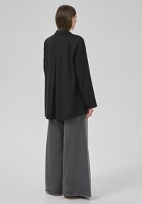 My Essential Wardrobe EMMY czarny