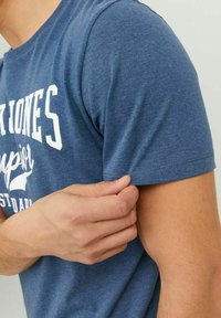 Jack & Jones LOGO - T-shirt imprimé - ensign blue