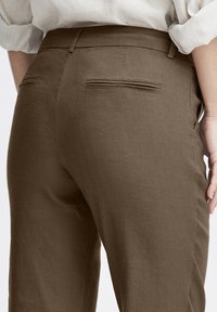 PULZ LUCA BISON - Chino - bison