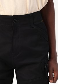 G-STAR ZIP REGULAR  - Hlačami s stranskimi žepi - black