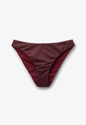 Culotte de bikini taille basse en bordeaux foncé avec un léger éclat, présentant une coupe classique et une texture de tissu lisse.