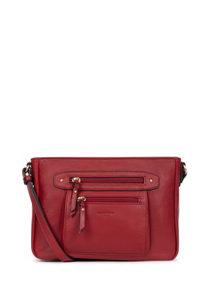 Borsa a tracolla in pelle rossa con due tasche frontali con zip, tracolla regolabile e dettagli in metallo dorato. Texture liscia e design strutturato.