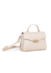 Borsa beige con un design strutturato, dettagli in metallo dorato, manico superiore e una tracolla rimovibile. Texture in pelle liscia.