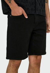 Only & Sons ONSWEFT NORMAL GESCHNITTEN - Kratke hlače od trapera - black denim