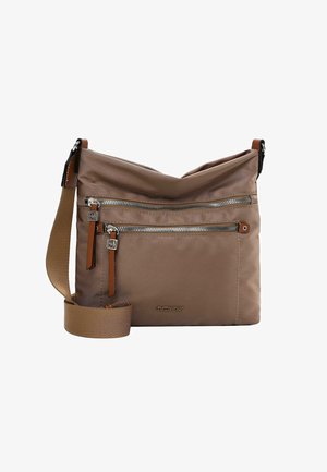 Ruskea olkalaukku säädettävällä hihnalla, joissa kaksi etutaskua vetoketjuilla ja nahkaisilla vetimillä sekä pieni brändilogolla alareunassa edessä.