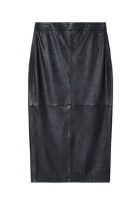 Gonna a matita in pelle nera con texture liscia, design fino al ginocchio e dettaglio con cucitura frontale. Presenta una vita alta con hardware minimale.