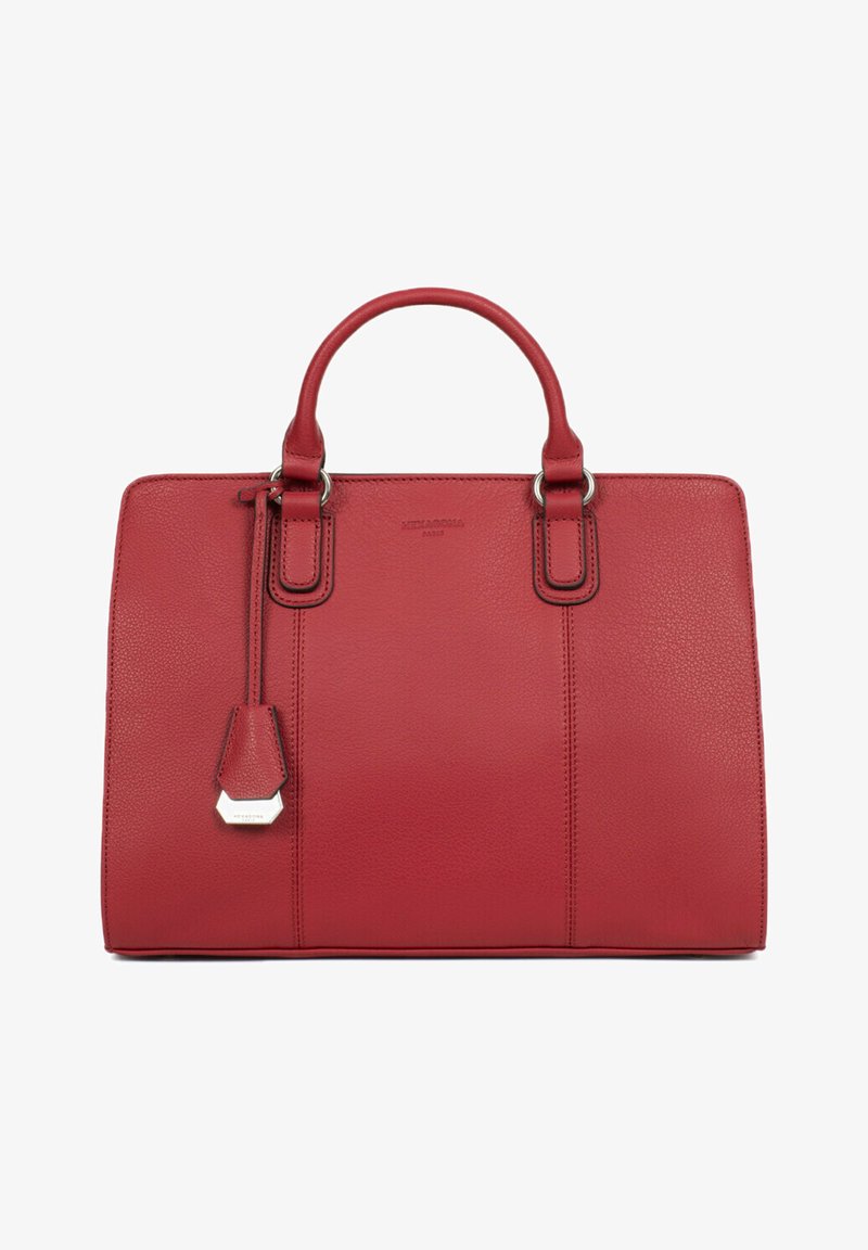 Borsa a tracolla in pelle rossa con un design strutturato, doppi manici e un'etichetta removibile. Dotata di accessori in tonalità argentata e finitura testurizzata.