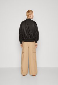 ONLY Tall ONLDINA - Bomber jakna - black