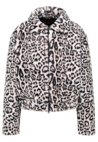 Nepbont luipaardprint jas in roze en zwarte tinten, gecropt ontwerp met een kraag, ritssluiting en elastische tailleband voor een getailleerd silhouet.