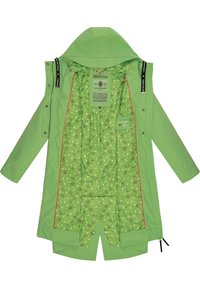 Jachetă impermeabilă verde cu glugă și față deschisă. Captusită cu un interior cu model care prezintă desene verzi și albe. Detalii cu țesătură roșie.