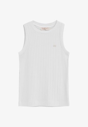 Haut blanc sans manches à côtes avec col rond et petite étiquette de logo beige sur le côté gauche de la poitrine, de la marque "Polo Club".