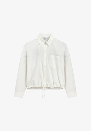 Witte cropped shirt met lange mouwen, knoopsluiting aan de voorkant, kraag, enkele borstzak, elastische zoom en een gladde, lichte stofstructuur.