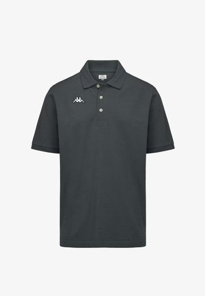 Polo a maniche corte grigio carbone con tre bottoni e logo ricamato bianco raffigurante due figure sedute sul petto a sinistra.