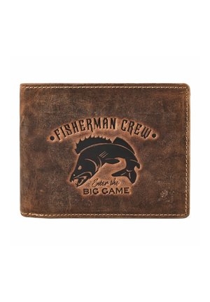 Cartera de cuero marrón con un pez negro en relieve y texto "Fisherman Crew" y "Enter the Big Game" en la parte frontal.