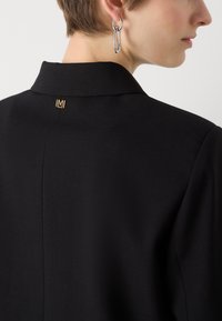MARCIANO BY GUESS CHRISTINA CROPPED JACKET - Veste légère - black
