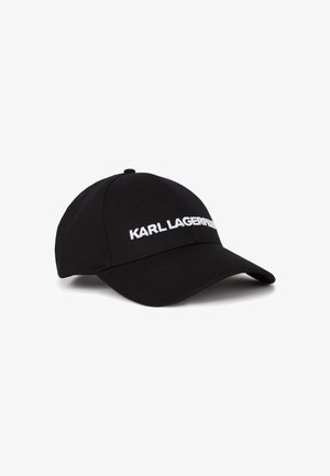Gorra de béisbol negra hecha de tela con visera curva, que presenta "KARL LAGERFELD" bordado en blanco en la parte frontal.