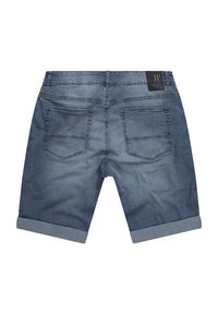 Shorts in denim di un blu medio con risvolti. Presentano due tasche posteriori e un'etichetta con marchio in vita. Texture liscia.