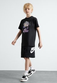 Nike Sportswear CLUB PLUS SIZE UNISEX - Šorti - black/white