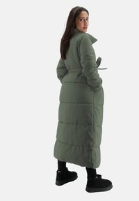 Elara Abrigo de invierno - grün