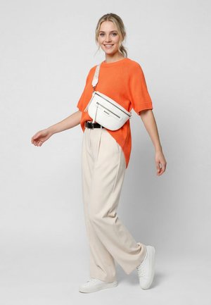 Emily & Noah, UMHÄNGETASCHE E&N JOSEPHA - Cross body bag - white