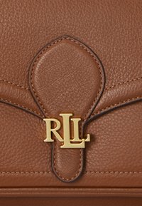 Lauren Ralph Lauren BRADLEY SHOULDER BAG MEDIUM - Τσάντα χιαστί - tan