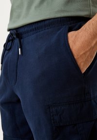 s.Oliver REGULAR MIT TASCHEN - Shorts - blue nights