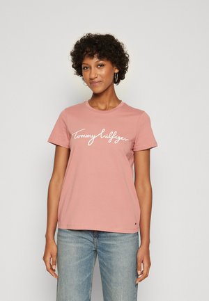 Tommy Hilfiger SIGNATURE TEE - Tričko s potlačou - teaberry blossom