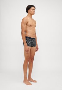 BOSS TRUNK 24 PRINT - Trumpikės - black