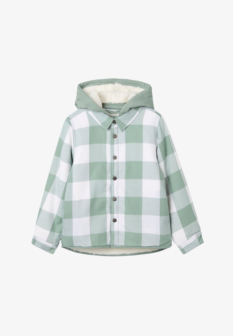 Chemise en flanelle à carreaux verts et blancs, dotée d'une capuche doublée en douceur, d'une fermeture à boutons et de manches longues avec un ourlet droit.