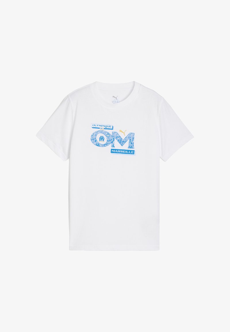 Balta marškinėliai su "Olympique de Marseille" ir "OM" logotipais mėlynos ir auksinės spalvos, turintys modernų, sportišką dizainą.