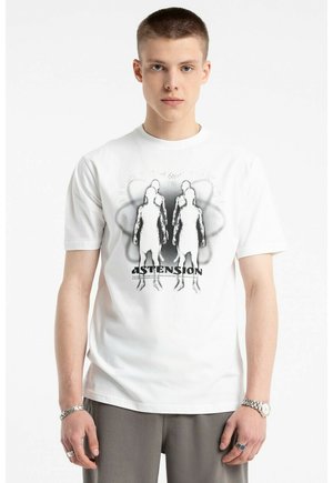 BIAŁY T-SHIRT Z AUTORSKĄ GRAFIKĄ Z PRZODU - T-shirt z nadrukiem