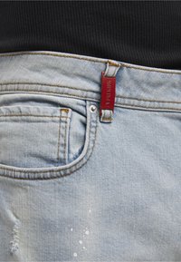 2Y Premium CARLOS DESTROYED SLIM FIT - Kitsenevad teksad - iceblue