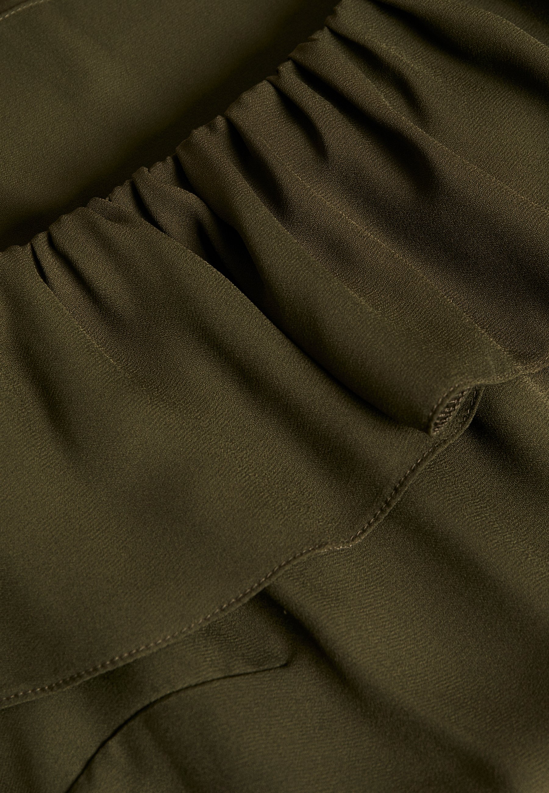 Dorothy Perkins Curve DOUBLE RUFFLE BARDOT Bluser khaki Dorothy Perkins Curve DOUBLE RUFFLE BARDOT - Bluser - khaki